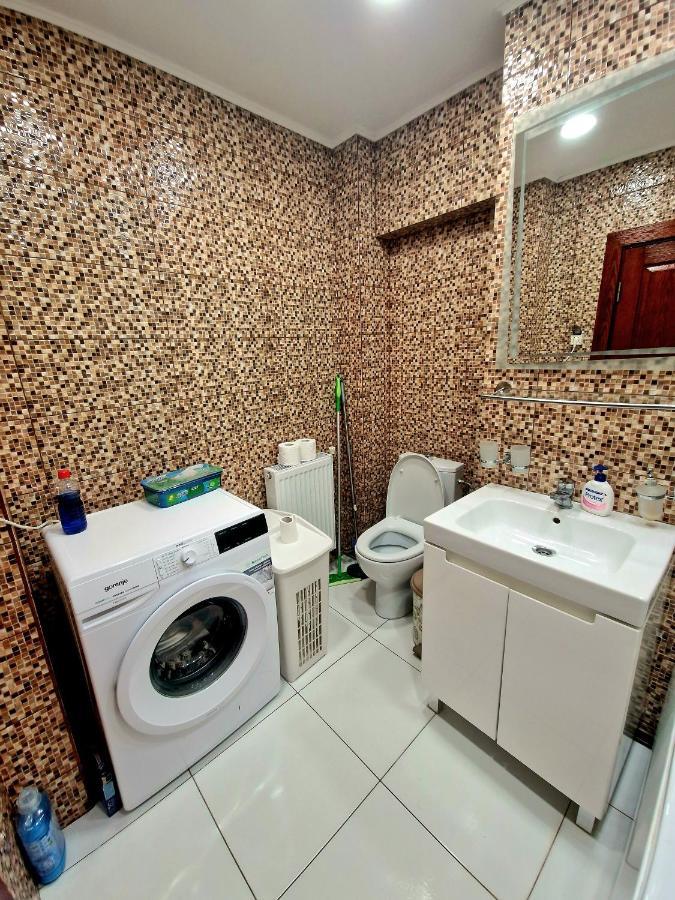 Cozy Appartment In The Center Targoviste Esterno foto
